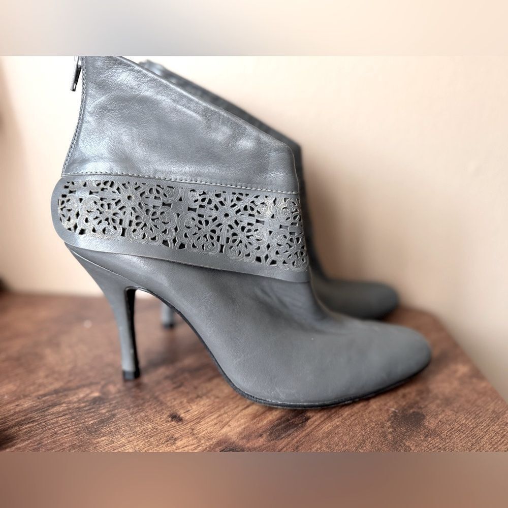 J Vincent Booties Chantile‎ Gray Leather size 8.5